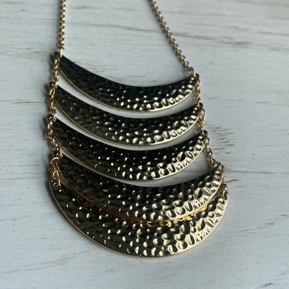 Guess gold hammered necklace NWT